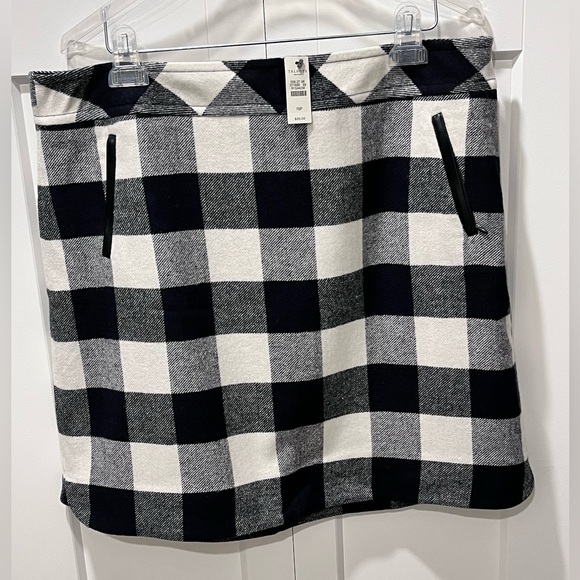Talbots Dresses & Skirts - TALBOTS NWT AUTHENTIC BLACK/WHITE CHECK, FULLY LINED, SCALLOP DESIGN MINI SKIRT